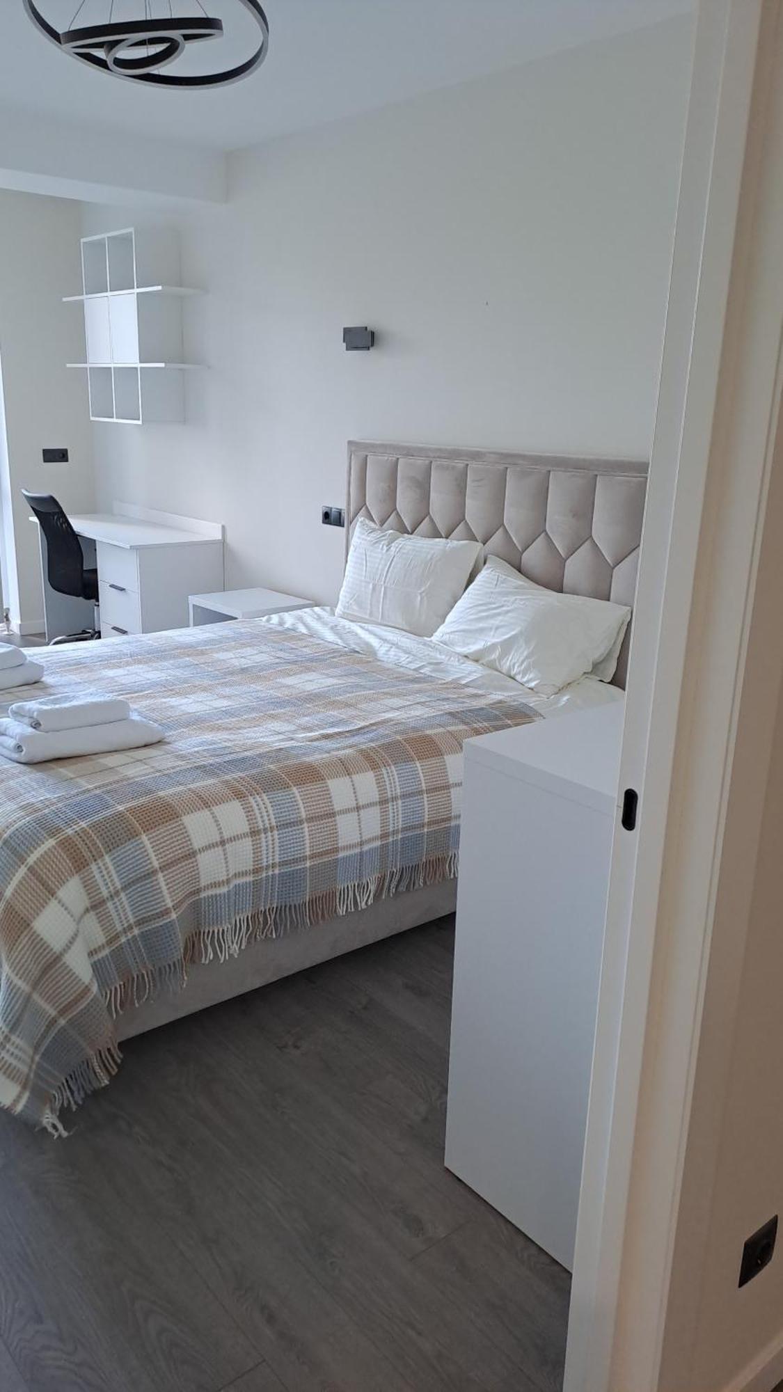 Apartamento Аэропорт-Номера 24/24 . Chisináu Exterior foto